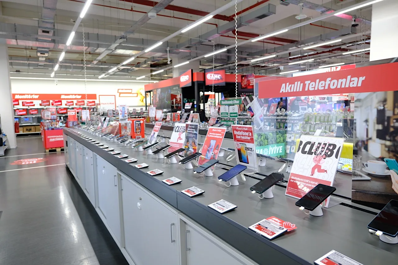 Yeni telefon fiyatları üç ayda yüzde 13 yükseldi
